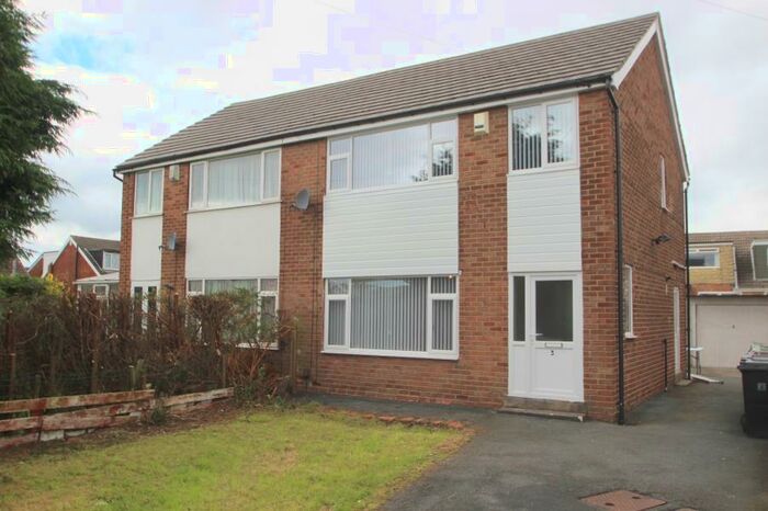 3 Bedroom Semi-Detached House To Rent In Red Hall View, Whinmoor, Leeds, LS14