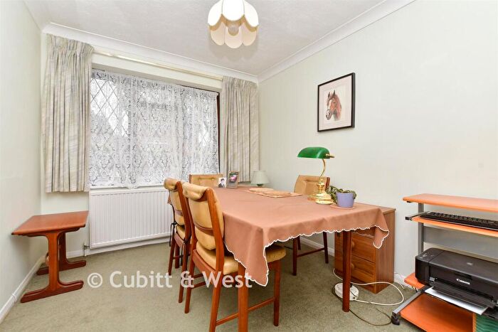 4 Bedroom Detached House For Sale In Penrose Road, Fetcham, Leatherhead, Surrey, KT22