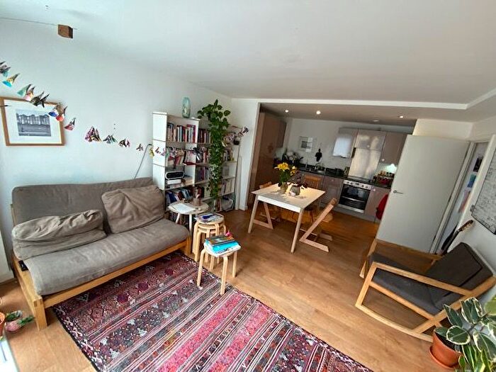 2 Bedroom Flat To Rent In Market Road, London, N7