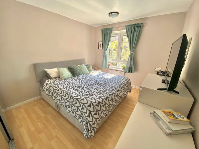 3 Bedroom Flat To Rent In Essington Street, Birmingham, B16