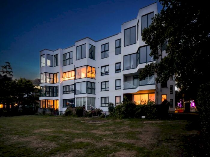 2 Bedroom Penthouse To Rent In Westcliff Road, Westcliff, Bournemouth, BH2