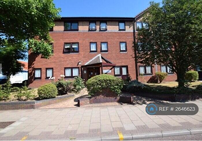 2 Bedroom Flat To Rent In Ashton Court, Romford, RM6