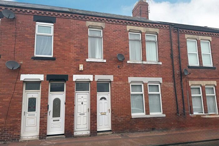 3 Bedroom Flat For Sale In Sandringham Terrace, Roker, SR6