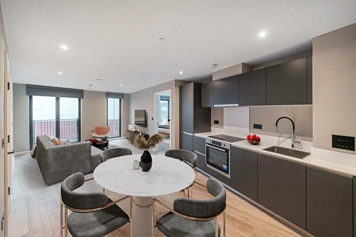 2 Bedroom Apartment To Rent In Springwell Gardens, Whitehall Road, Leeds, LS12