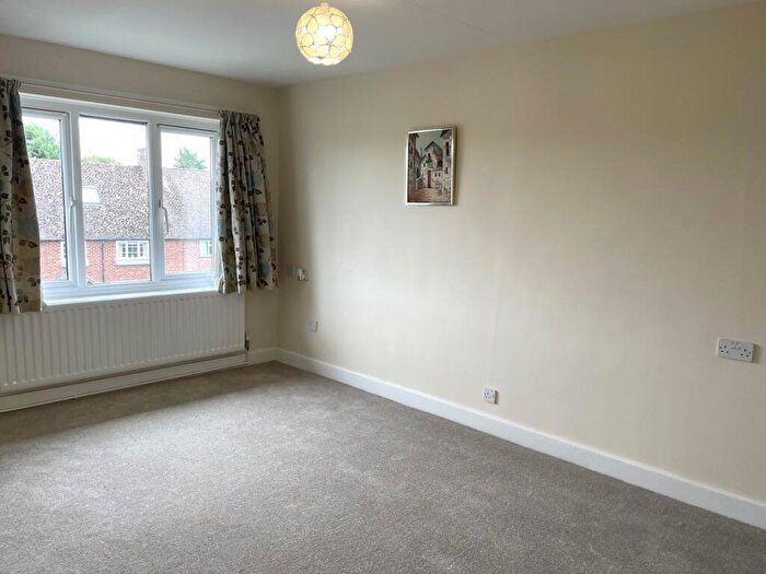 1 Bedroom Retirement Property For Sale In Knights Lane, Tiddington, Stratford-upon-Avon, CV37