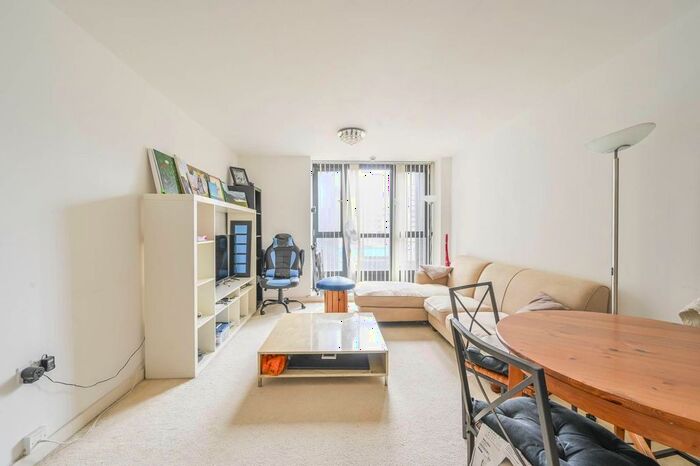 2 Bedroom Flat To Rent In The Sphere, Hallsville Road, Canning Town, London, E16