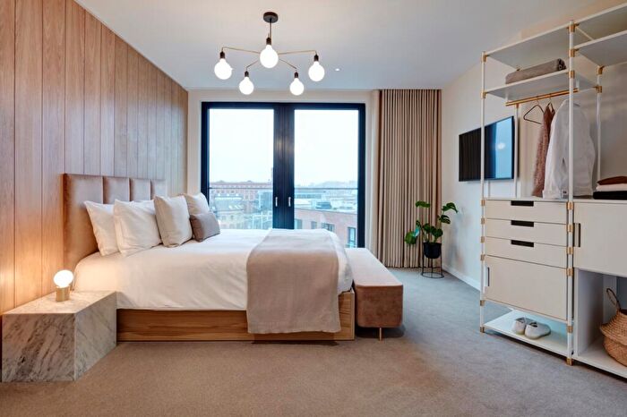 2 Bedroom Flat To Rent In Water Lane, NW1