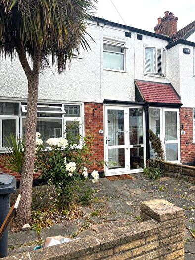 3 Bedroom Flat To Rent In Rosemead Avenue, Mitcham, CR4