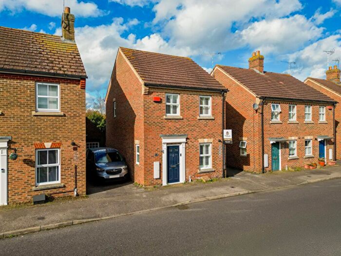 2 Bedroom Detached House For Sale In Great Meadow Way, Aylesbury, HP19