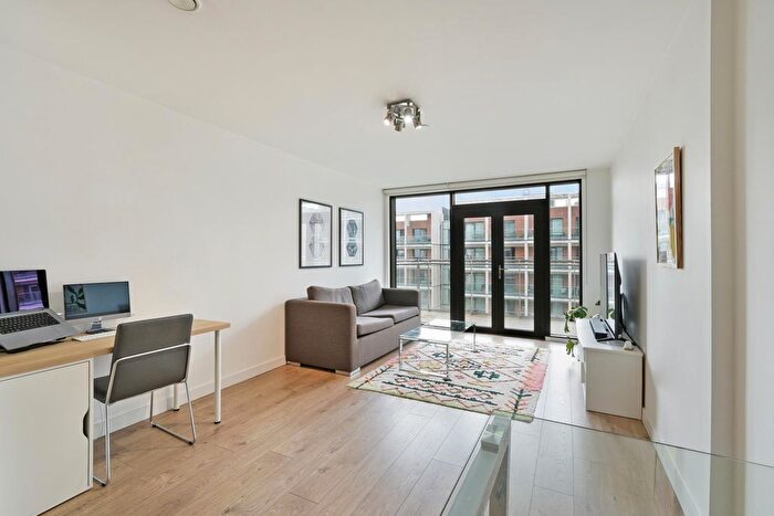 1 Bedroom Flat To Rent In Zest House, Beechwood Road, E8