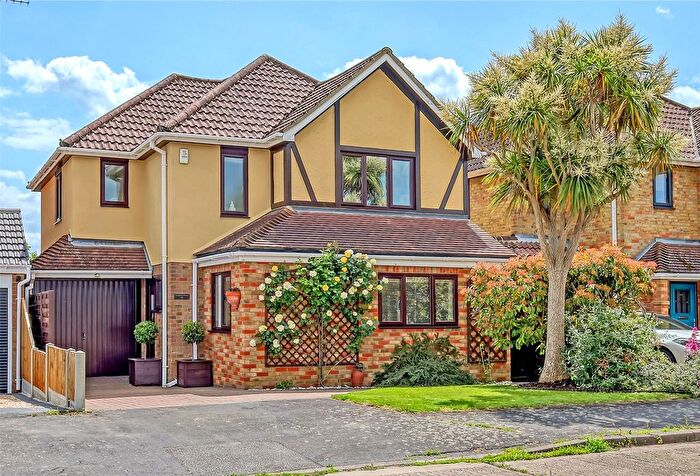 4 Bedroom Detached House For Sale In Victoria Drive, Great Wakering, Essex, SS3