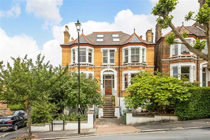 Studio To Rent In Pepys Road, Telegraph Hill, SE14