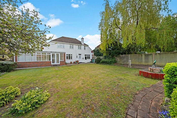 3 Bedroom Detached House For Sale In Brighton Road, South Sutton, SM2