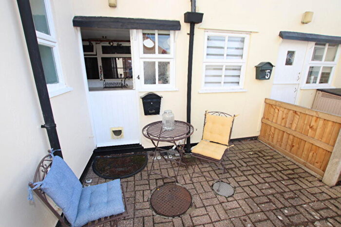 1 Bedroom Flat For Sale In Highstreet, Thorpe Le Soken, CO16