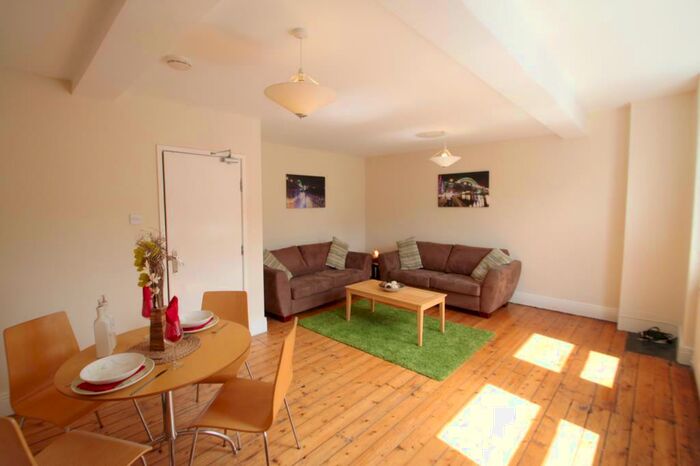 4 Bedroom Maisonette To Rent In Third Avenue, Heaton, Newcastle Upon Tyne, Tyne And Wear, NE6