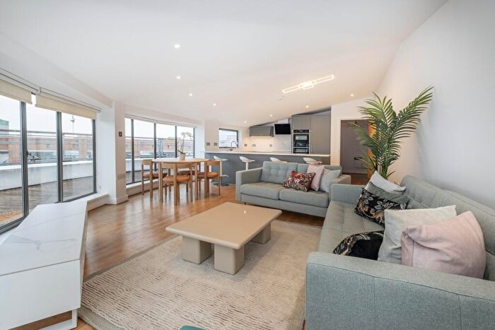 3 Bedroom Penthouse To Rent In Avante Court Kingston Upon Thames, KT1