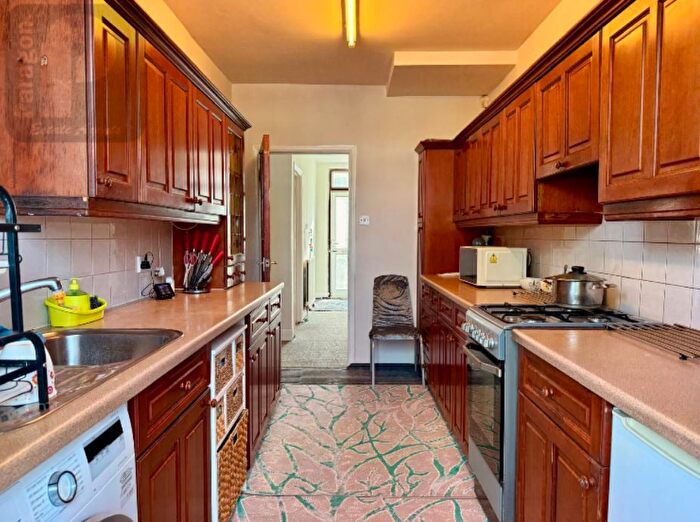 4 Bedroom Terraced House To Rent In Rose Glen, Kingsbury, London, NW9