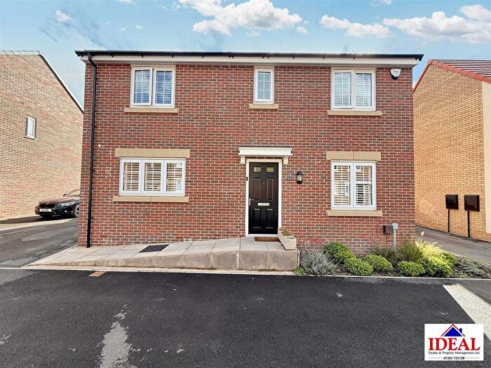 4 Bedroom Detached House For Sale In Dove Lane, Doncaster, DN6