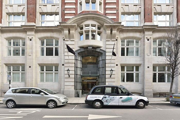 2 Bedroom Flat To Rent In Sterling Mansions, Leman Street, London, E1