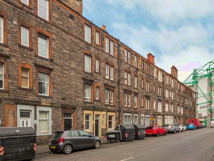 1 Bedroom Flat To Rent In Albion Place, Leith, EH7