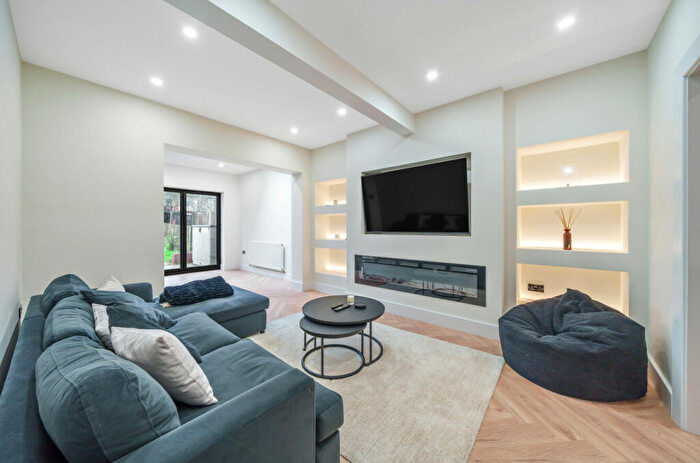 3 Bedroom Semi-Detached House To Rent In Highbrook Road, Kidbrooke, Blackheath, London, SE3