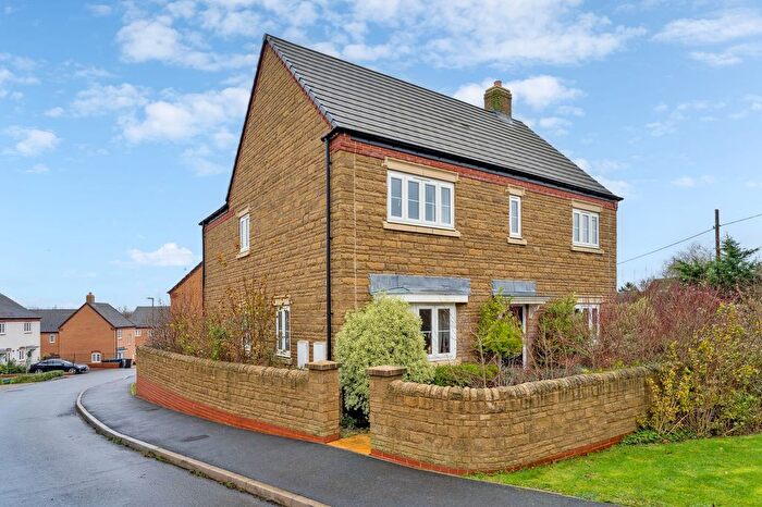 4 Bedroom Detached House For Sale In Masons Grove, North Leigh, OX29