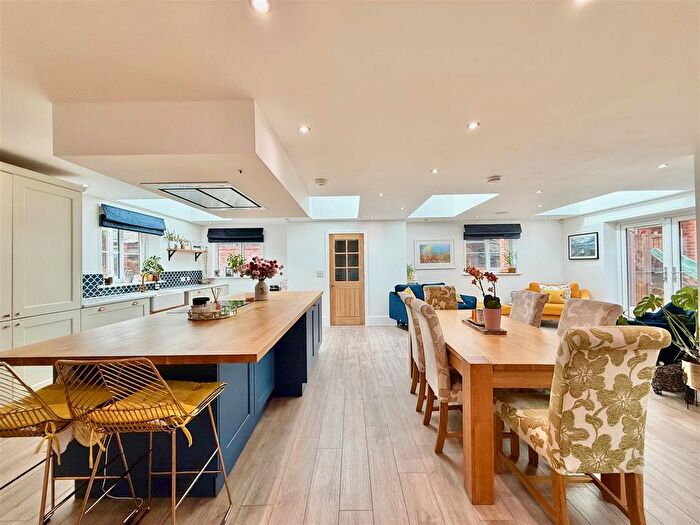 4 Bedroom Detached House For Sale In Plymstock, Plymouth, PL9