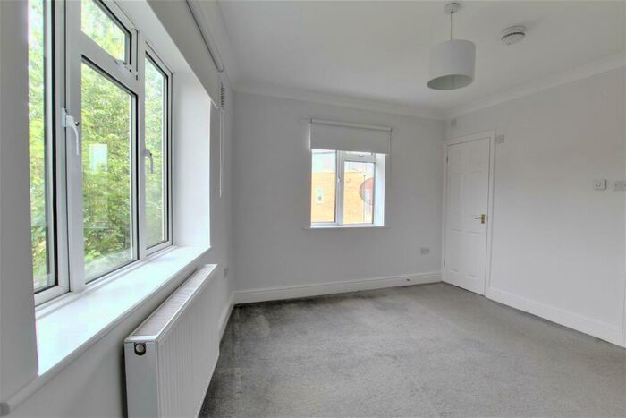 1 Bedroom Flat To Rent In Hawthorne Court (), Northwood Hills, HA6