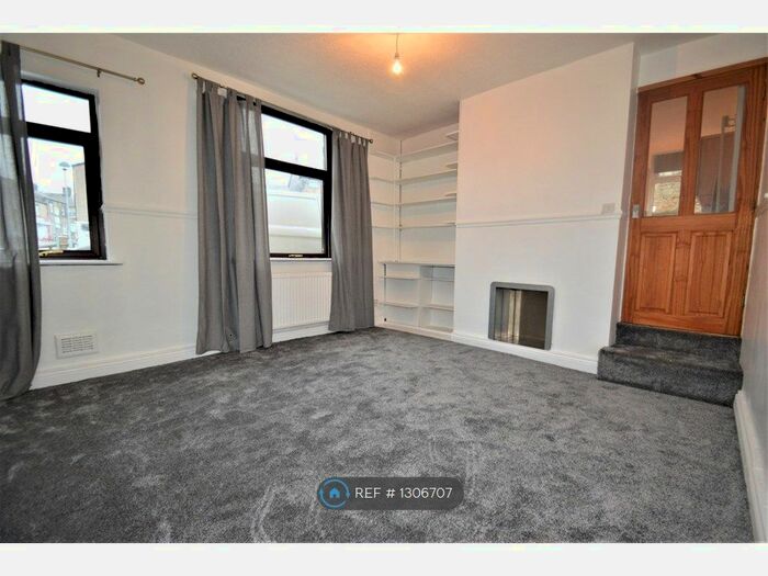 2 Bedroom Semi-Detached House To Rent In Albert Street, Hadfield, Glossop SK13