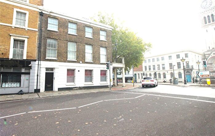 2 Bedroom Flat To Rent In Harmer Street, Gravesend, Kent, DA12