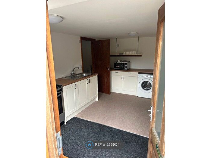 Studio To Rent In Hogarth Hall, Whitby, YO22