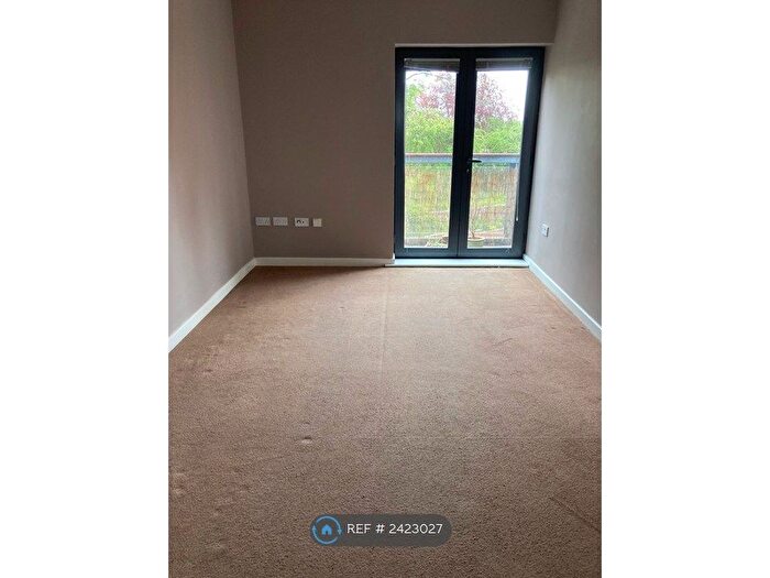 1 Bedroom Flat To Rent In Manygates Park, Wakefield, WF1