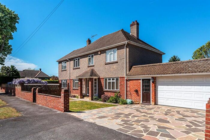 4 Bedroom Detached House For Sale In Wray Road, South Cheam, SM2