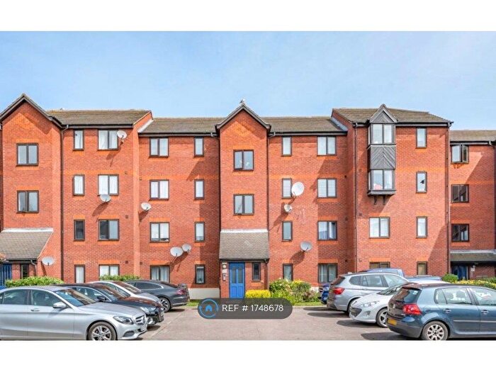 2 Bedroom Flat To Rent In Bywater House, London, SE18