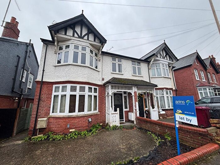 1 Bedroom Flat To Rent In Russell Street, Reading, RG1