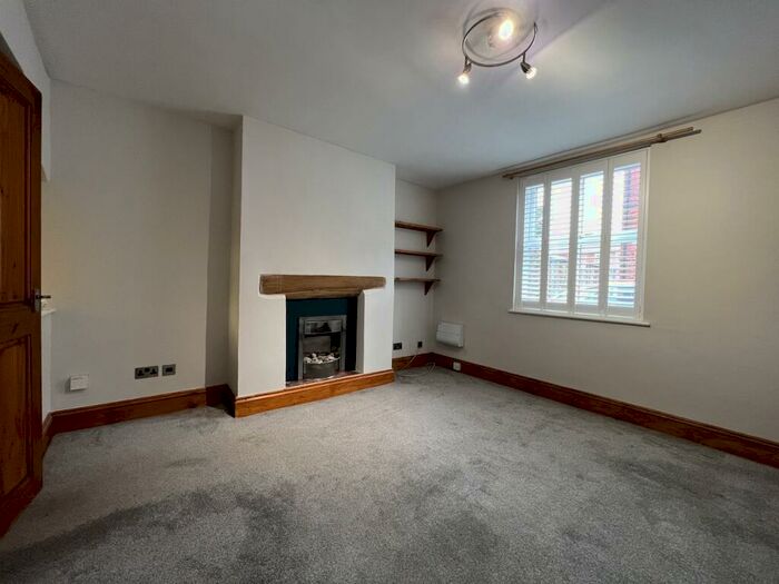 2 Bedroom End Of Terrace House To Rent In Stourbridge - Brook Street, DY8