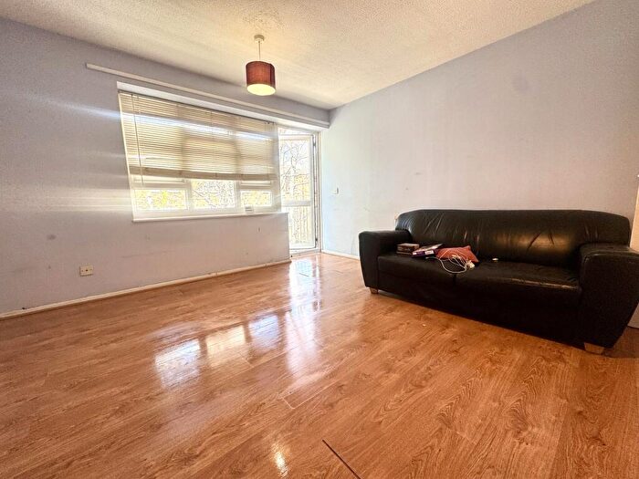 2 Bedroom Apartment To Rent In Gunner Lane, SE18