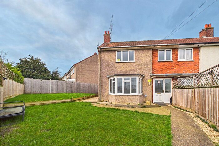 3 Bedroom Semi Detached House For Sale In Norcot Road, Tilehurst, Reading, Berkshire, RG30