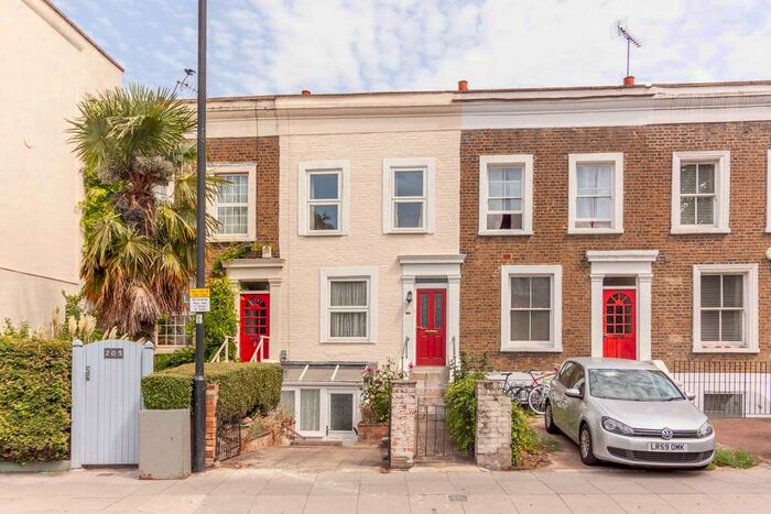 4 Bedroom Terraced House For Sale In Askew Road, Ravenscourt Park, London, W12