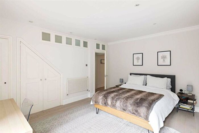 2 Bedroom Apartment To Rent In Fernshaw Road, London, SW10
