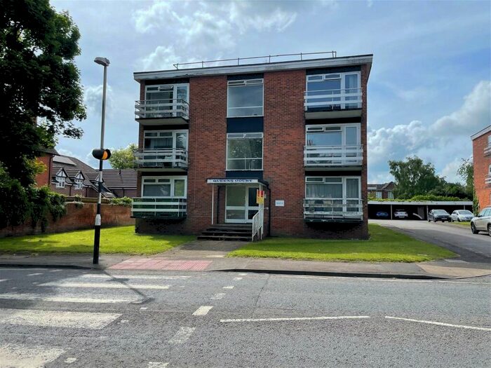 1 Bedroom Flat To Rent In St. Johns Road, Newbury, RG14