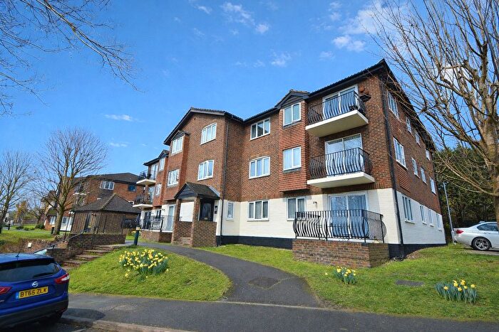 2 Bedroom Flat To Rent In Birchend Close, South Croydon, Surrey, CR2