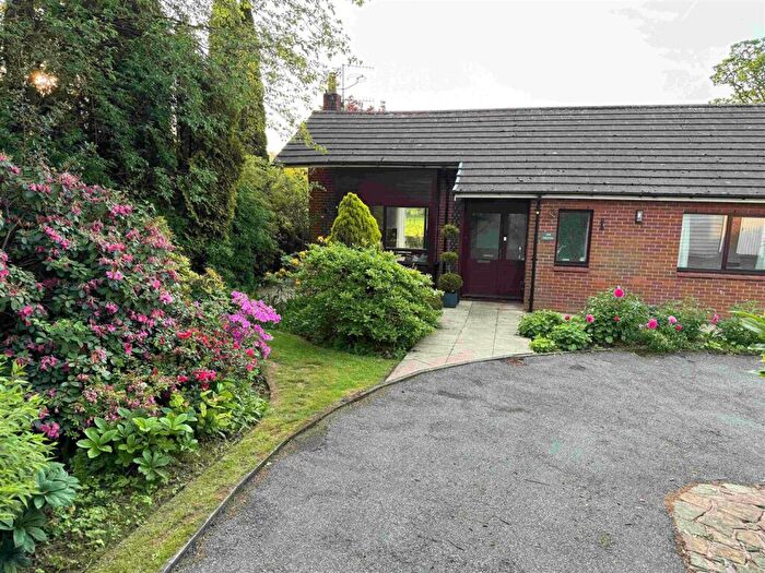 3 Bedroom Bungalow To Rent In Higham Road, Padiham, Burnley, BB12
