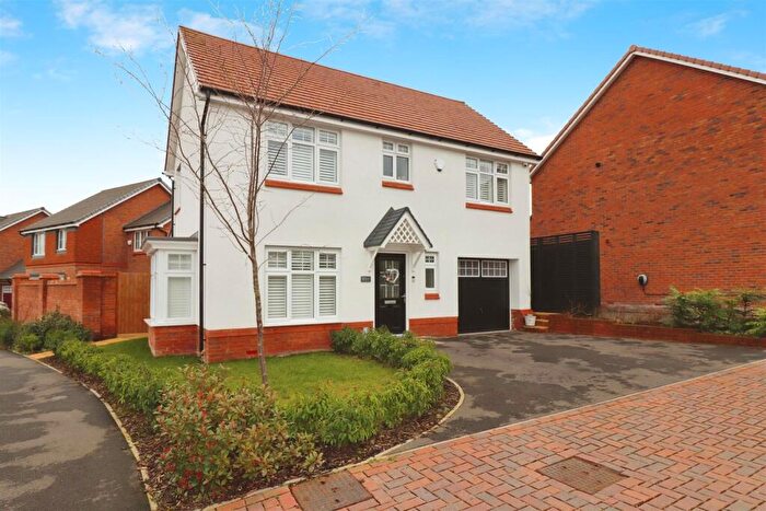 3 Bedroom Detached House For Sale In Adelie Road, Nuneaton, CV10
