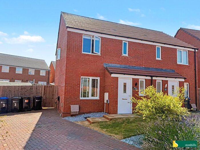 3 Bedroom Semi-Detached House For Sale In Ogilvie Avenue, Kingsthorpe, Northampton, NN2