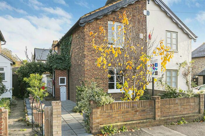 2 Bedroom Cottage To Rent In Eden Road, Walthamstow, London, E17
