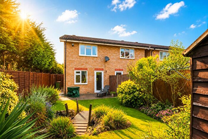 2 Bedroom Semi-Detached House For Sale In Chelmsford Close, Sutton, SM2