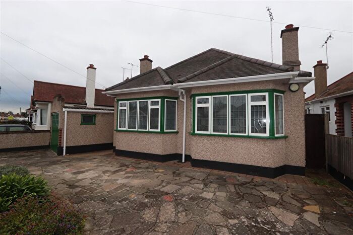 2 Bedroom Bungalow To Rent In Walsingham Road, Southend-On-Sea, SS2