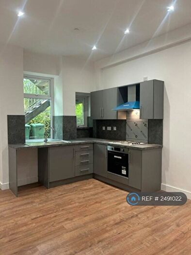 1 Bedroom Flat To Rent In Newchurch Road, Bacup, OL13