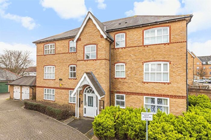 2 Bedroom Flat For Sale In Chamberlayne Avenue, Wembley, HA9